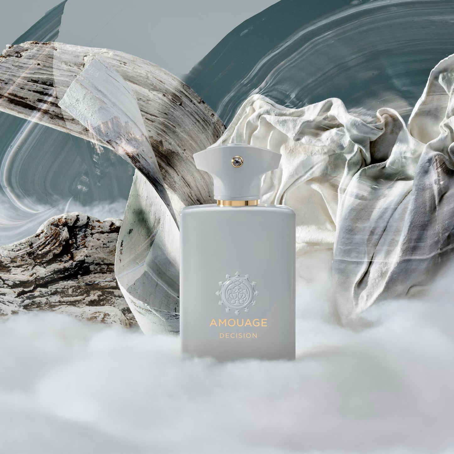 Amouage Decision Eau de Parfum vue détaillée du flacon | Niche Casablanca